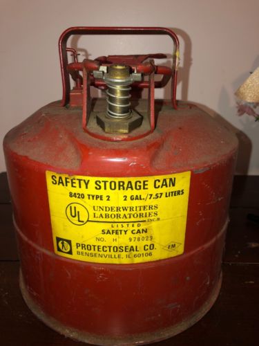 Protectoseal Safety Gas Oil Can 2 gallon, RED Vtg Type 2 8420 Can # H 978029 FM