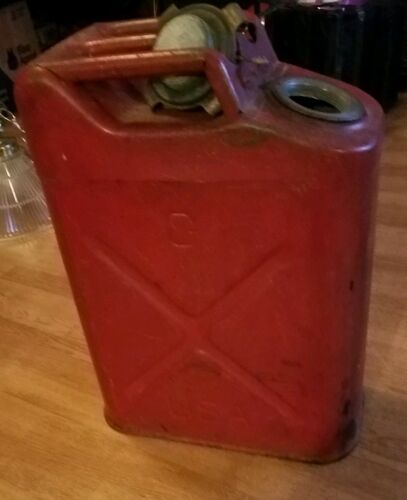 VTG US Red Metal Gasoline Gas Jerry Can 5 Gal Jeep Blitz Military UMC wheeling