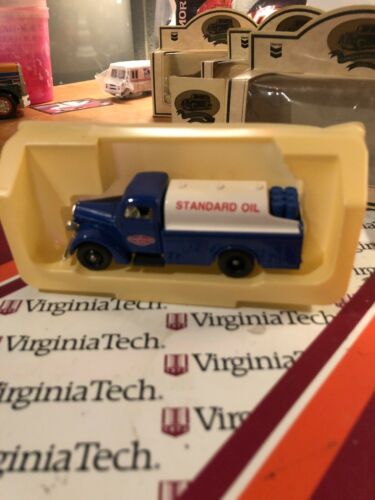 LLEDO DAYS GONE DIE-CAST METAL MINIATURE CHEVRON OIL - 1936 FARM DELIVERY TRUCK