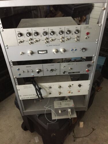David Kopf Instruments Hydraulic Micro Drive with Other Accessories On Rack