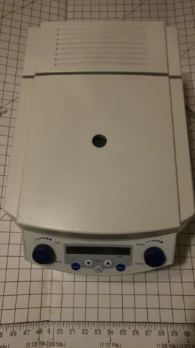 Eppendorf 5415R Refrigerated Centrifuge. (For Parts or repair)
