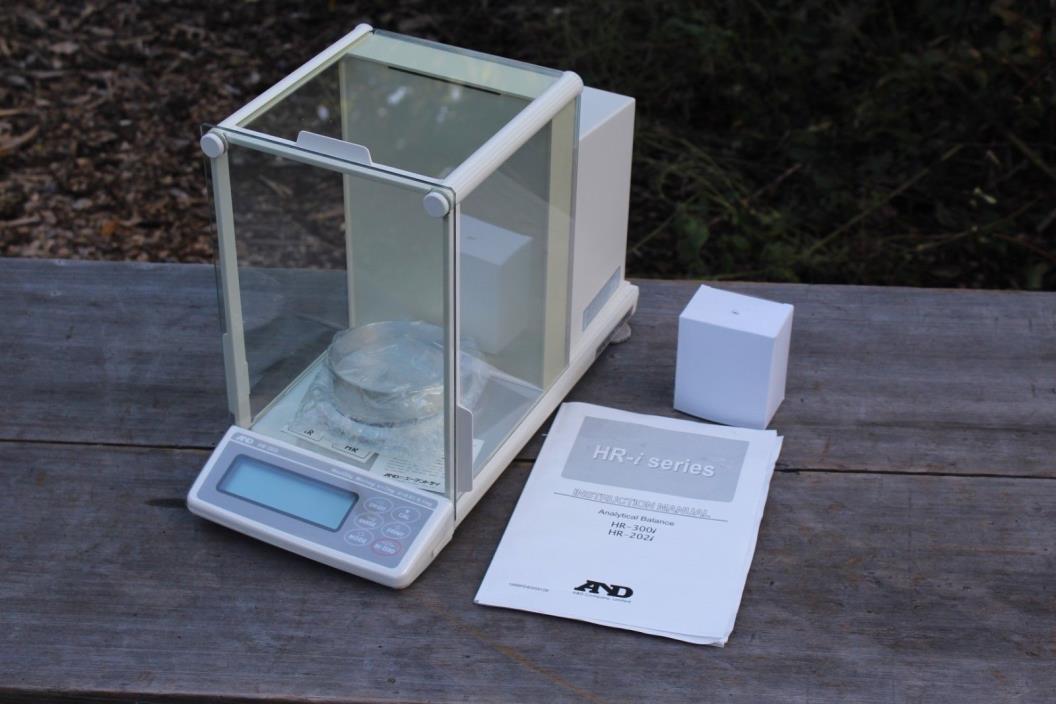 A&D HR-202i Analytical Lab Balance Semi Micro 51 g x 0.01 mg/ 220 g x 0.1 mg