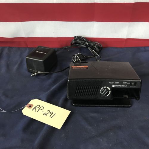 Motorola RLN5869C Amplified Charger for Minitor V (5) Pager w/Power Supply