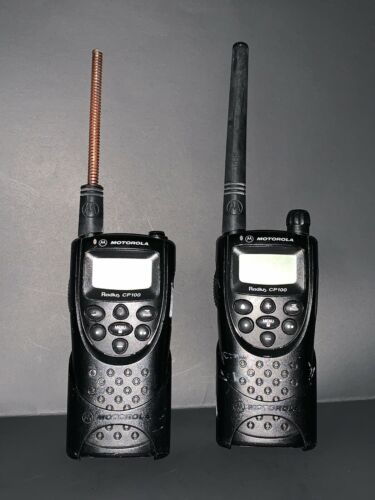 MOTOROLA RADIUS CP100 TWO WAY 460-470 MHZ UHF RADIO
