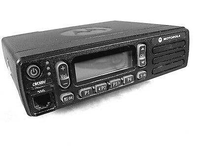 Motorola CM200d UHF Digital 40w Mobile Radio w/New Accessories