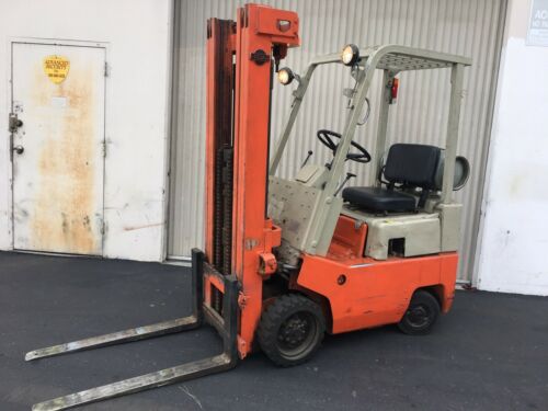 Nissan Propane forklift 2400 lbs cap 187” LIFT Triple Mast Solid Tires 42”Forks