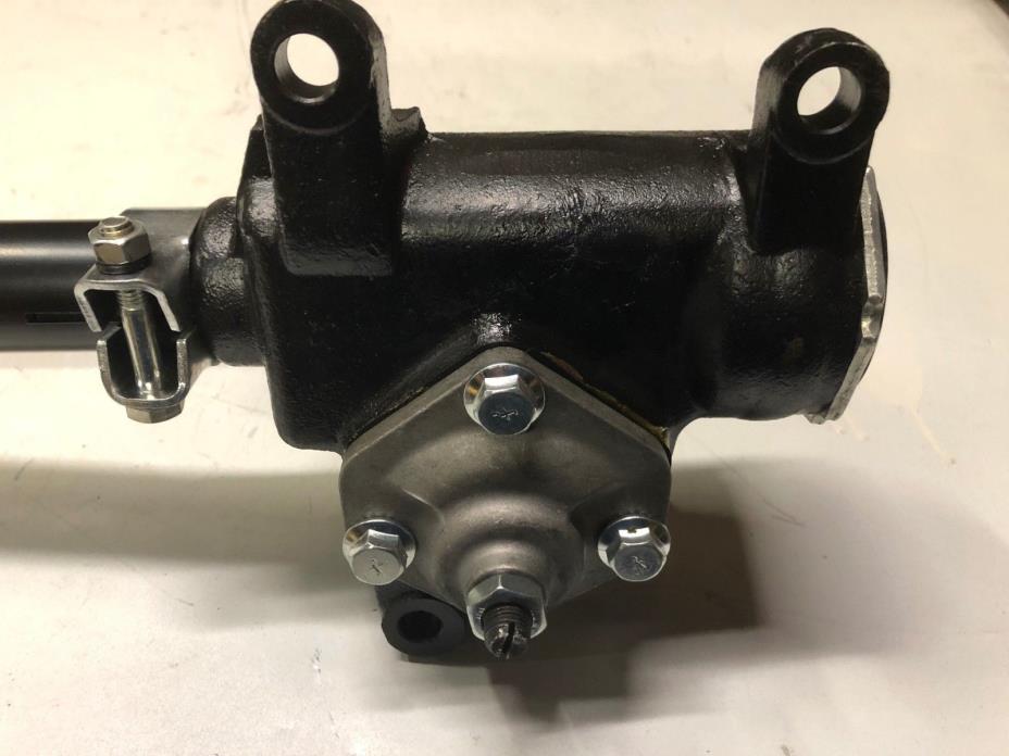 TUG T6-5001-101, SAGINAW REPLACEMENT STEERING GEAR ASSY NEW