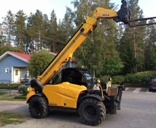 2009 Haulotte 4014 CAB TELESCOPING FORK LIFT SOLD RUBBER TIRES!