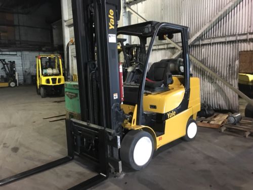 2011 Yale 8000 Lb Forklift With Side Shift and Triple Mast