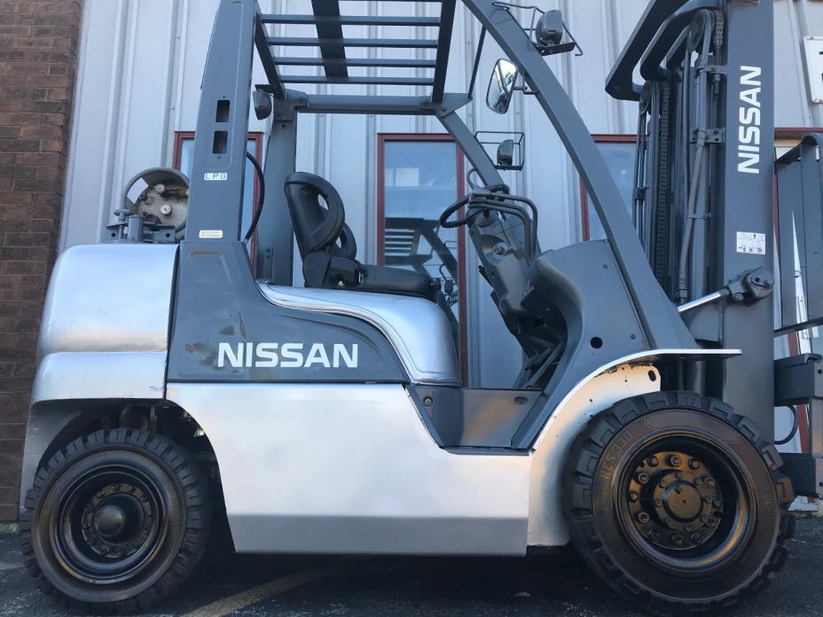 NISSAN MPL02A25LV 5000LB PNEUMATIC FORKLIFT LIFTTRUCK