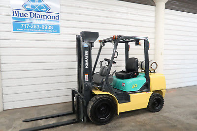 Komatsu FG30HT-12, 6,000# Pneumatic Forklift, LP Gas, Three Stage, Nissan Toyota