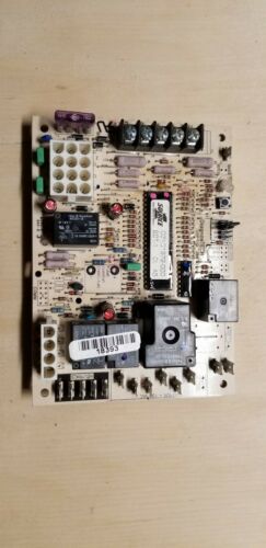 York Coleman Luxaire 031-01972-000 Furnace Control Board SOURCE1