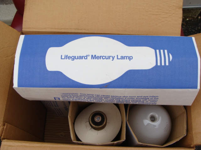 Box of 6 - Philips H33GL-400/DX Deluxe White Lifeguard Mercury Lamp 400W