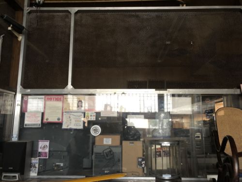 BULLETPROOF GLASS W/CAGE