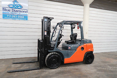 2014 Toyota Forklift, 8FD35U, 8,000# Pneumatic, DIESEL, Three Stage, Sideshift