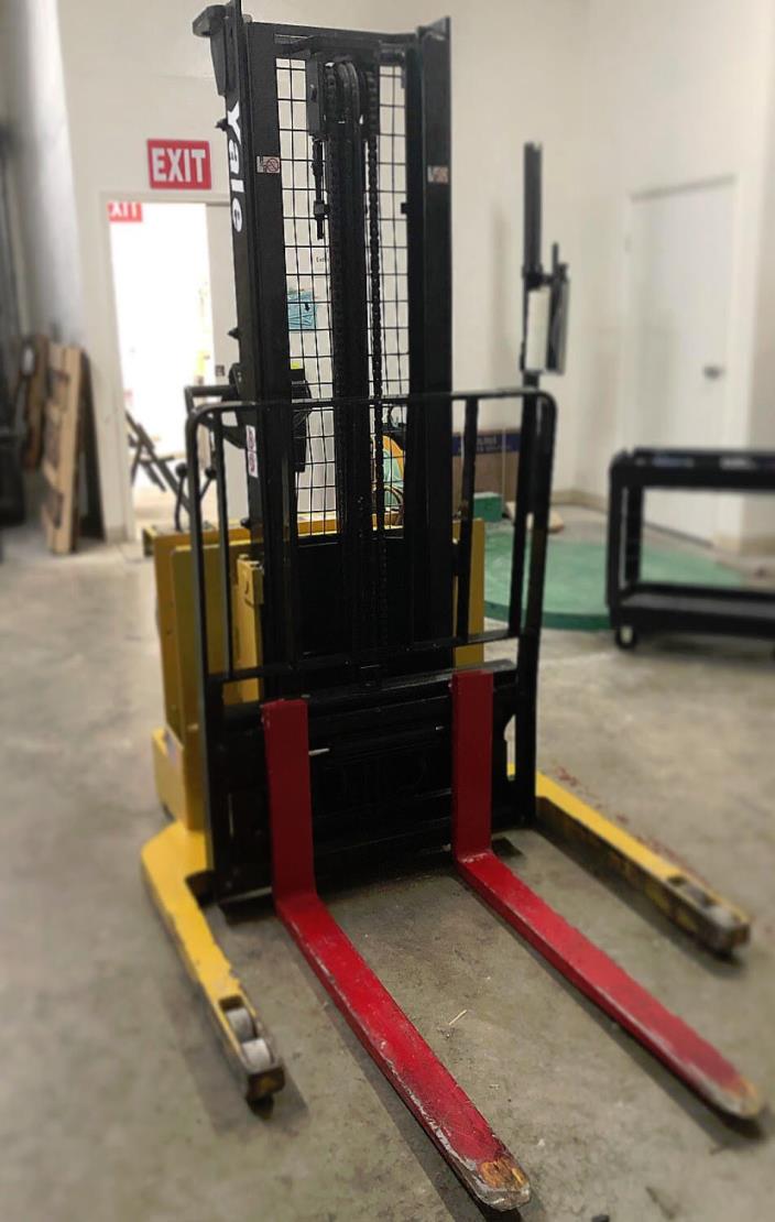 2000 Yale Walkie Stacker - 12 Volt Straddle Walk Behind Forklift - 6167 Hours