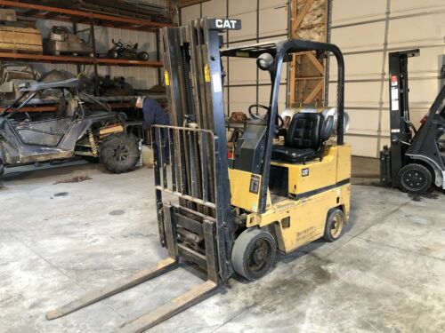 Used Cushion Forklift: Cat T30D,