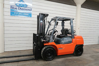 Toyota Forklift, 7FGU35, 8,000# Pneumatic, LP GAS, Three Stage, Sideshift