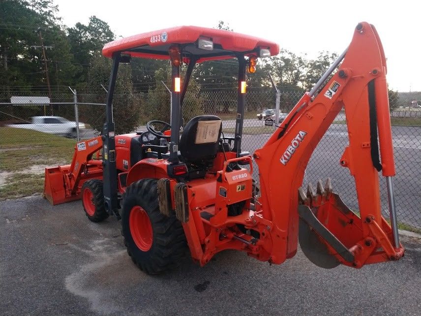 2014 1/2 Kubota B26 Tractor/Loader/Backhoe, 4WD, Hydro LOW Hours 582.2 One Owner