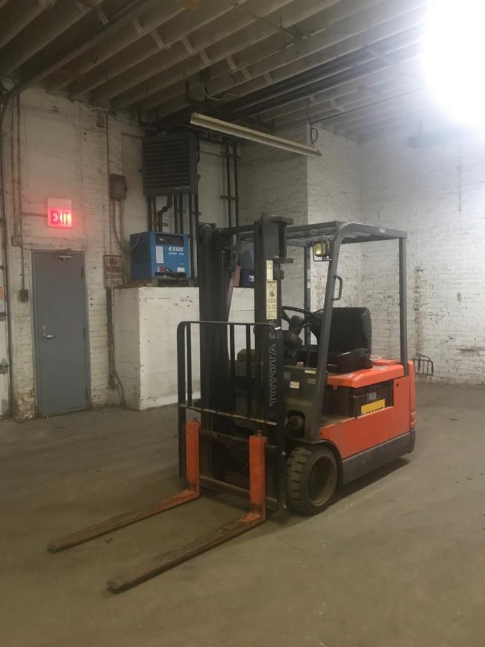 Electric Forklift, 1996 Toyota, New Battery, Works great, 3 Wheels