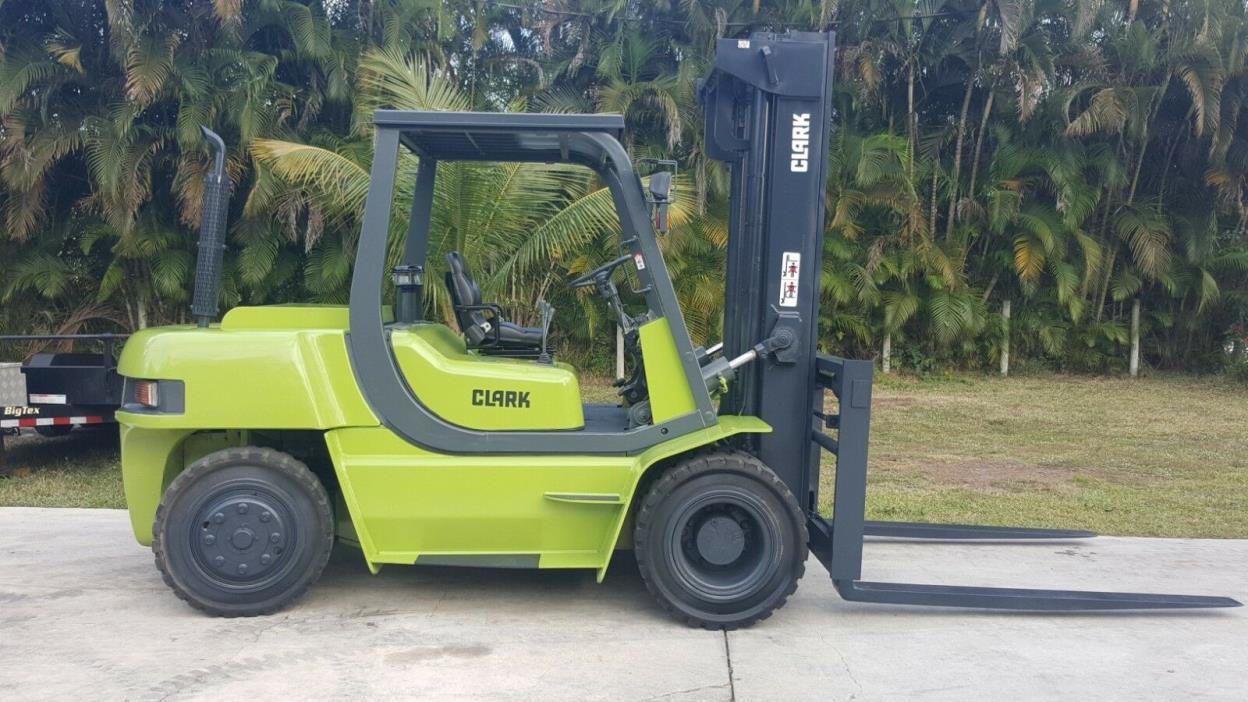 CLARK FORKLIFT 15000 LBS DIESEL PNEUMATIC TIRES ONLY 2300 HRS