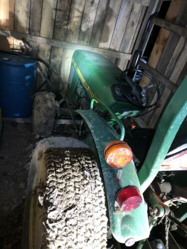 1989 John Deere 850 Tractor 2wd