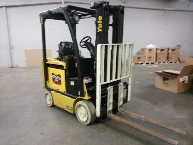 2014 Yale Electric 4000# Fork Lift Truck Only 2900 hours on machine with battery