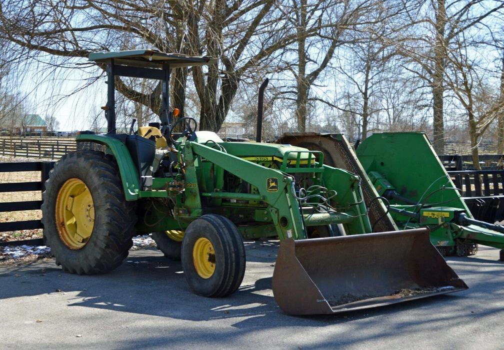 JOHN DEERE 6405 Tractor