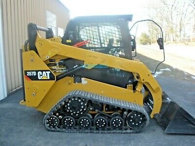 2015 CATERPILLAR 257D TRACKLOADER; CAB w/ HEAT & AC; ONLY 62 HOURS