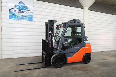 2014 Toyota Forklift, 8FGU25, 5,000# Pneumatic, LPG , Three Stage, S/S, Cab, A/C