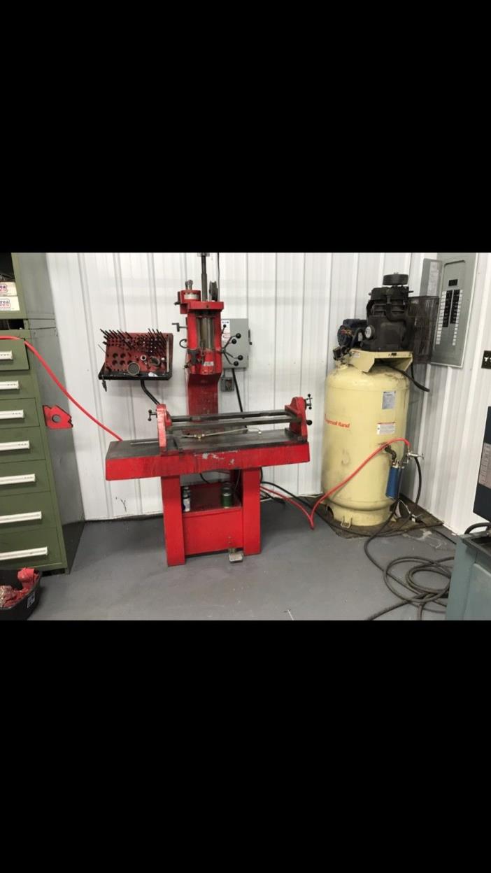 Tobin Arp VGS 1900 Seat and guide machine