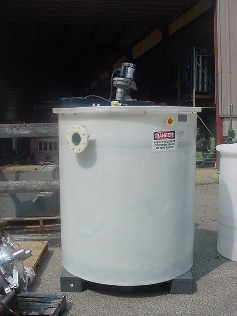 528 gallon POLY TANK FLAT BOTTOM 2000 liter
