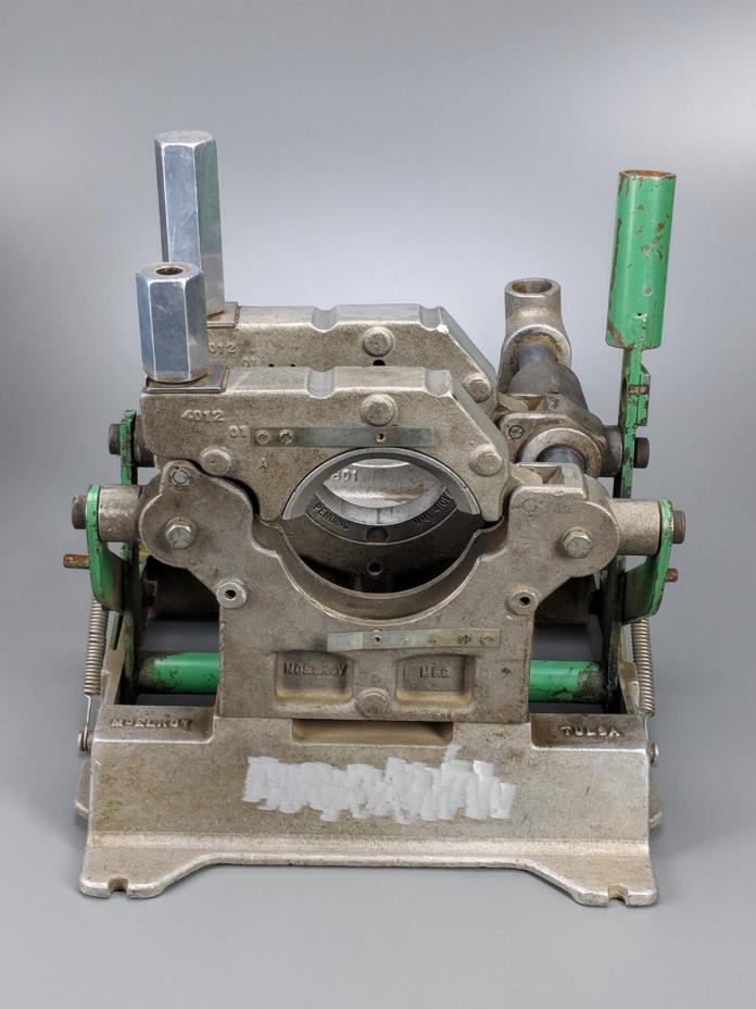MCELROY PIPE FUSION MACHINE PIPE STAND 420001