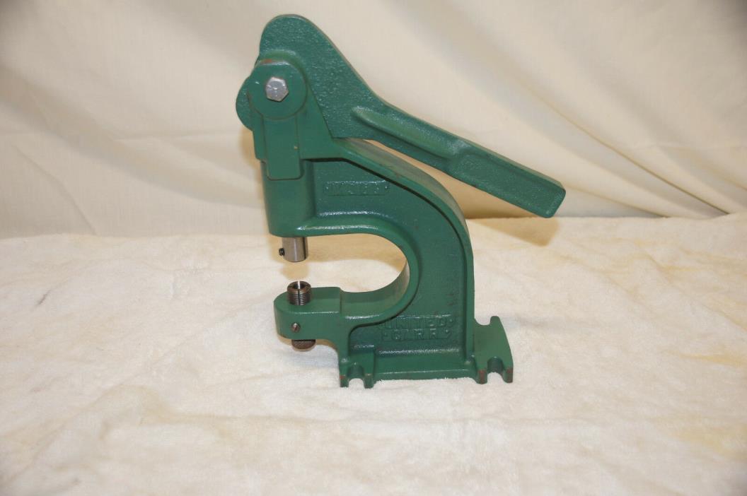 United-Carr M369 Cast Iron Grommet Rivet Eyelet Snap Press Punch Fastener Tool