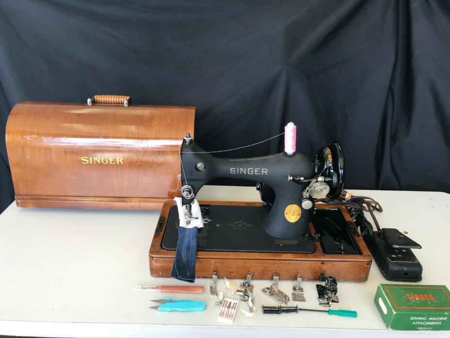 VINTAGE SINGER 127 with Wooden Case & Accessories-In Perfect Sewing Conditions !
