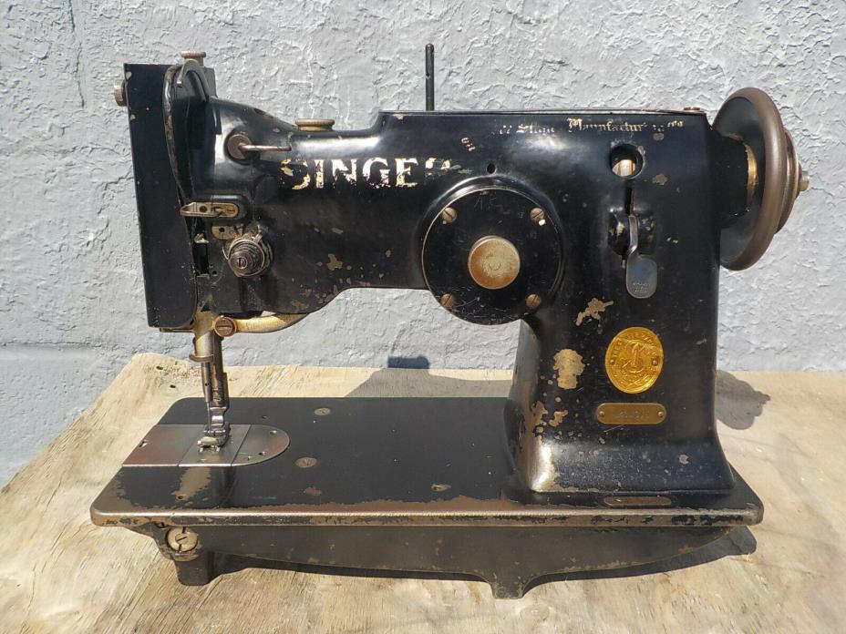 Industrial Sewing Machine Model Singer 143 zigzag