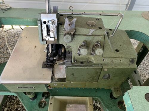 YAMATO DCZ-361A Industrial Sewing Machine W/ Motor,Foot,and Table