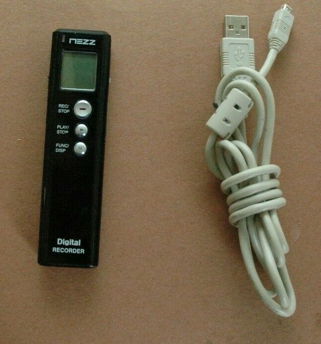 Nezz Model SVR-P3495 digital voice recorder, 32mb with cable to transfer to PC