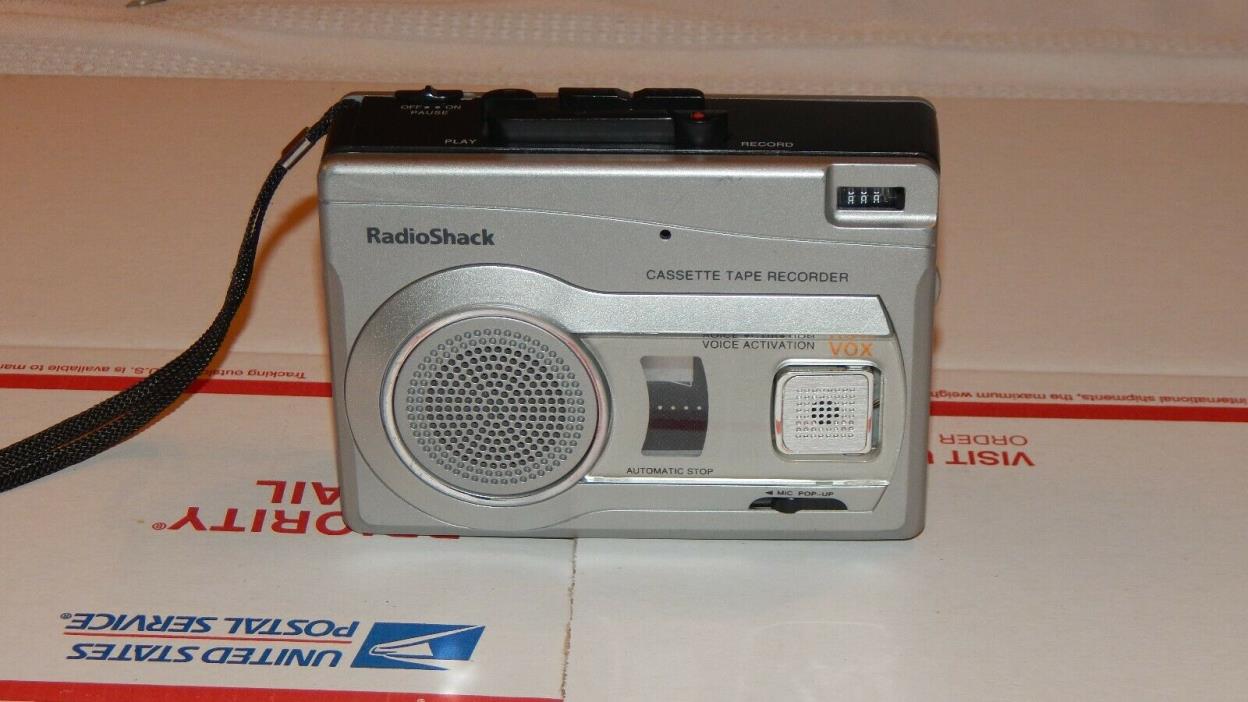 RADIOSHACK Voice Activated Tape-Cassette Recorder Player CTR122 - Working Order