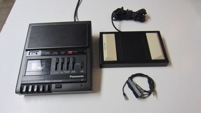 Panasonic RR930 Desktop MicroCassette Transcriber Recorder w/ Microphone & Pedal