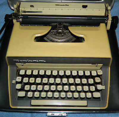 Classic Remington Manual Typewriter # Quiet Riter Eleven with Carrying Case