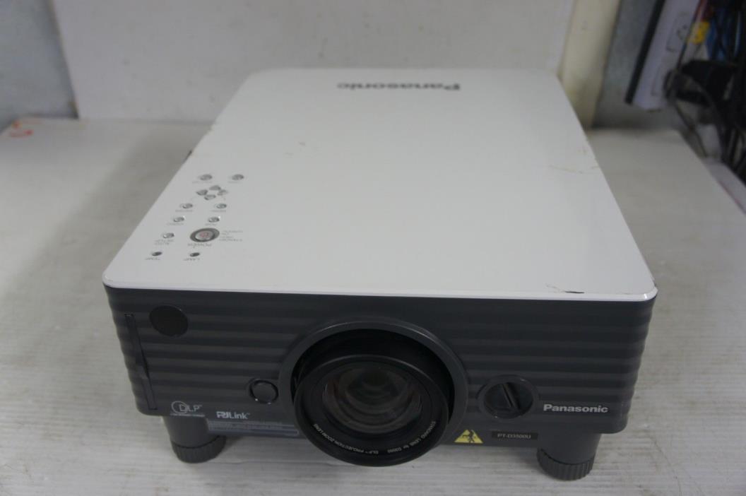 Panasonic PT-D3500U  Projector FOR PARTS!!!