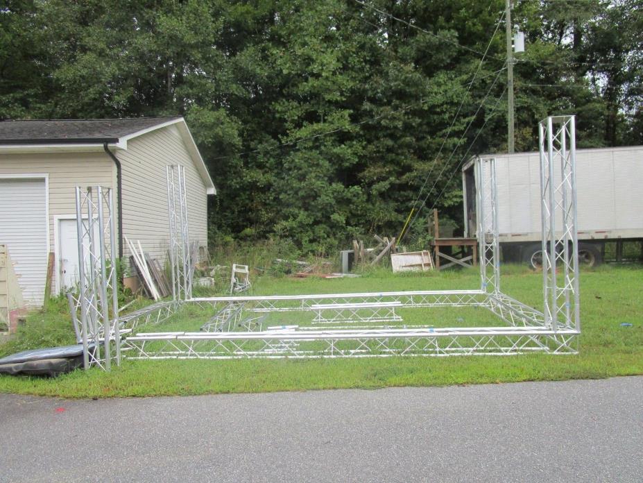 Trade Show Booth, 10' X 20' X 8' Made of Aluminum ESTATE FIND