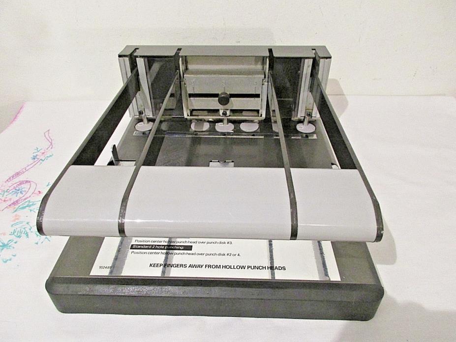 Stanley Bostitch Model 03200 Heavy Duty 2-3 Hole Punch Works Great!