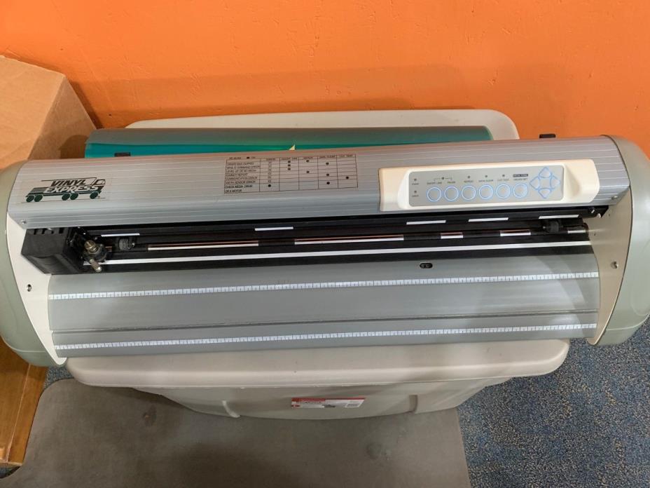Vinyl Express Cutter BN-60 24in w/ software and extra vinyl