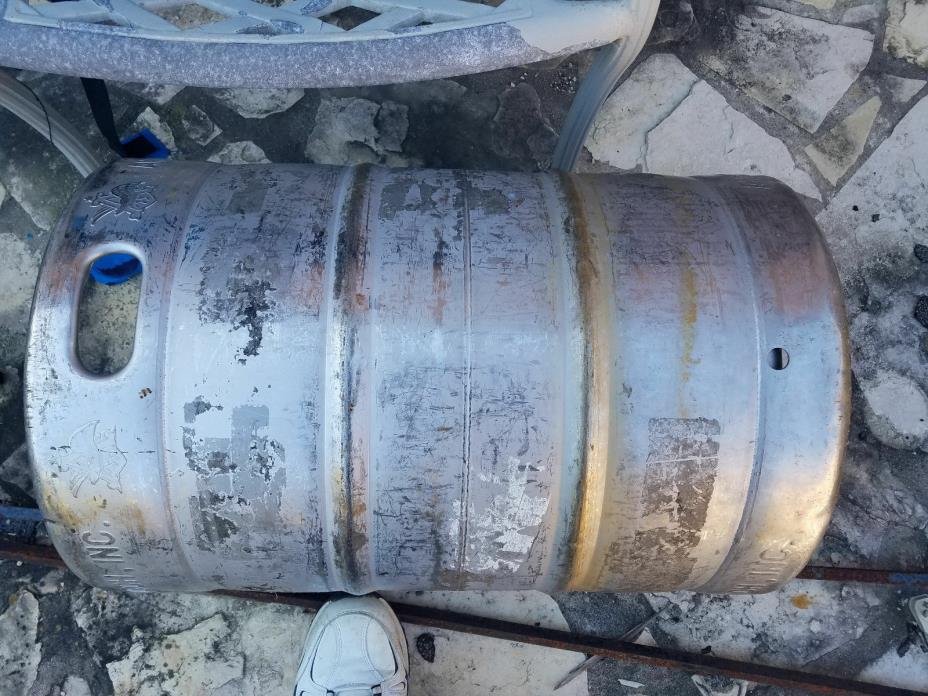 1/2 Barrel Used Empty Beer Keg - Stainless Steel - 15.5 Gallon