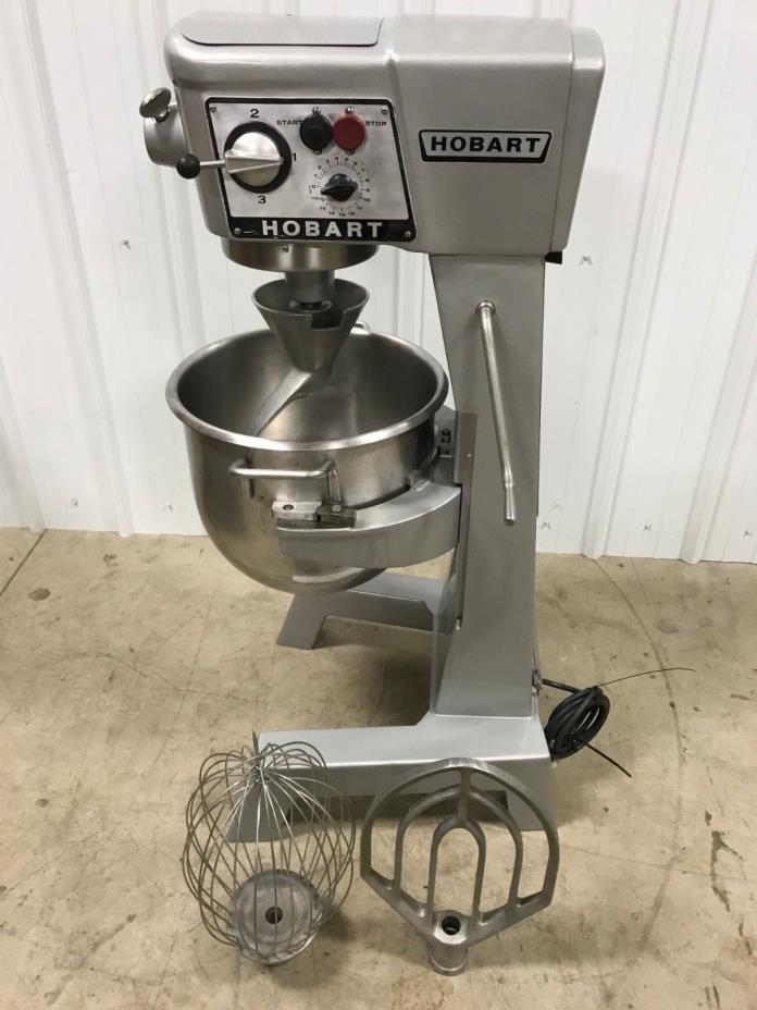 Hobart 30 Qt Mixer, SS Bowl, Hook, Paddle, Whip, D300-T 115V,  Nice!