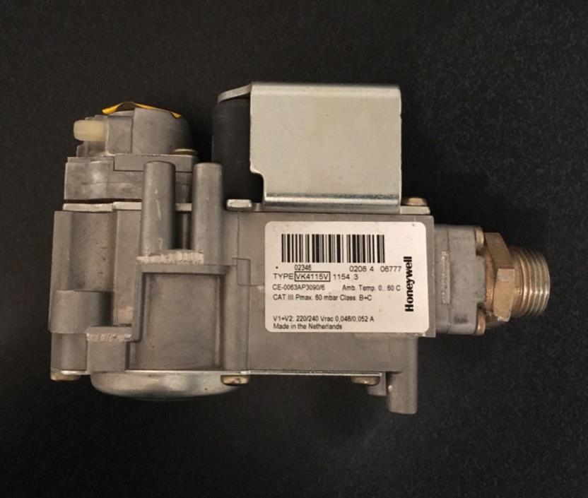 Honeywell Commercial Natural Gas Valve Type VK4115V 1154 CE-0063AP3090/6 OVEN