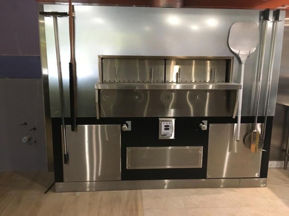 Wood Stone The Fire Deck 9660 Pizza Oven, Natural Gas - 8 months old with hood.