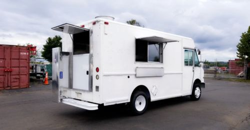 Food Truck Customed by Rolling Kitchens | Brand New 14ft Kitchen | Ready to Go!